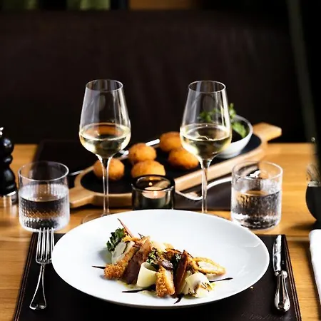 Hotel-restaurant Valrose Hotell Gstaad