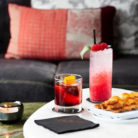 Hotel-restaurant Valrose Hotell Gstaad